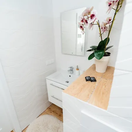 Apartview Szkolna By Rent Like *